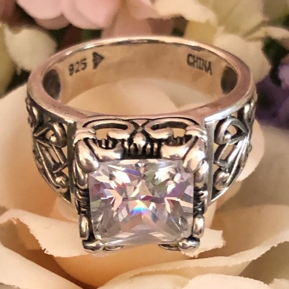 Silpada Filigree Sterling Silver and Cubic Zirconia Uptown Ring Size 6 - Picture 3 of 16